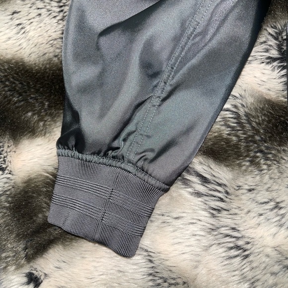 🛑SOLD🛑 Dior Men’s Embroidered Flower Logo Grey Bomber Jacket - Sz Large - Picture 9 of 14